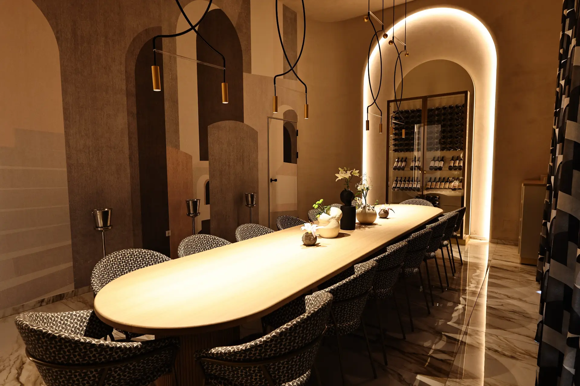 Poslovni sastanci u Hotelu HOGO_ Moderna sala za savremene poslovne događaje